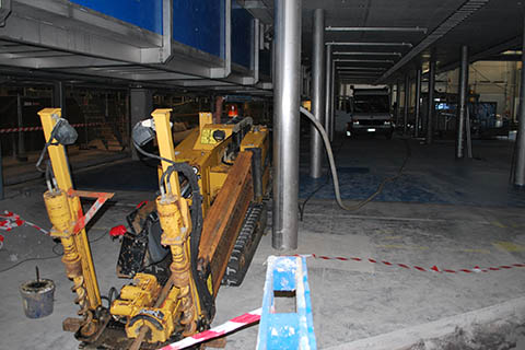 horizontaal boren onder fabriekshal